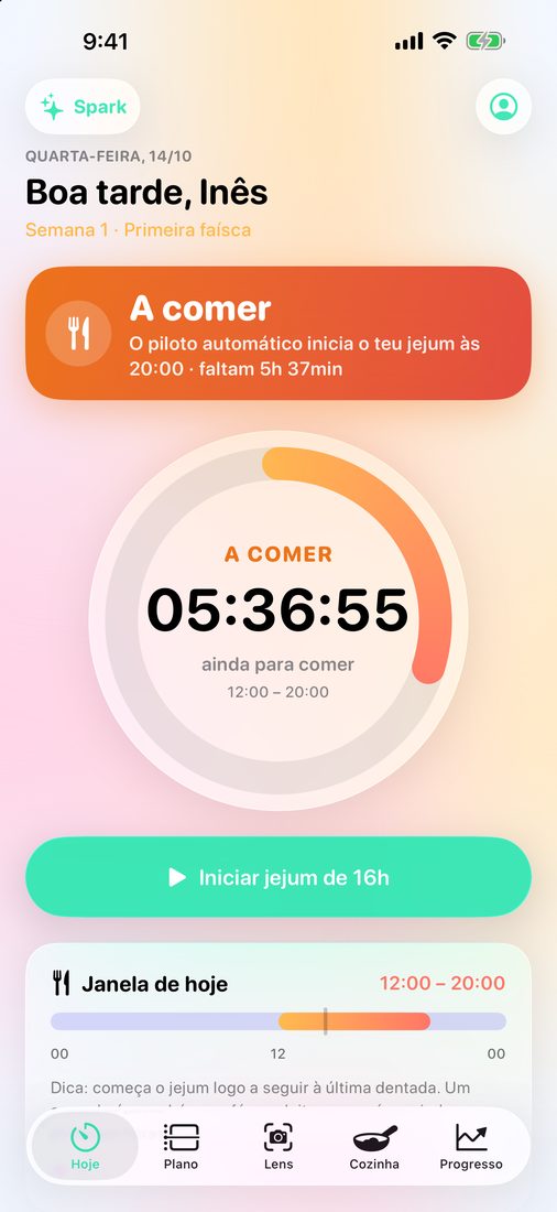 Ecrã Hoje enquanto comes: o anel faz a contagem decrescente do tempo que resta para comer, e o Piloto automático inicia o próximo jejum